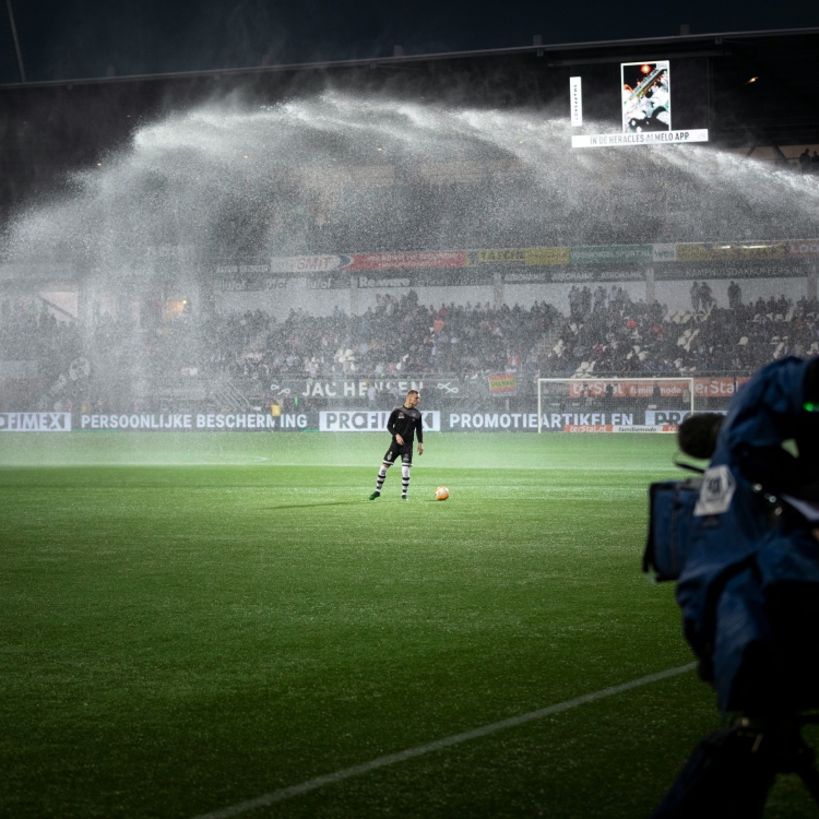 Football player preparing for the match